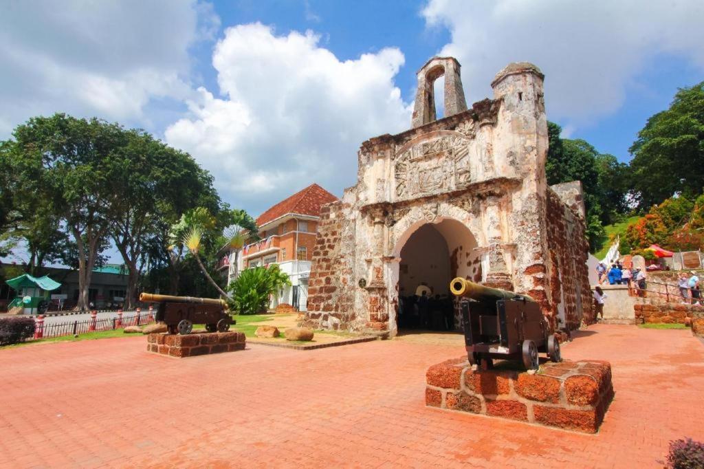Hatten Place Melaka Esterno foto Malacca Stadthuys