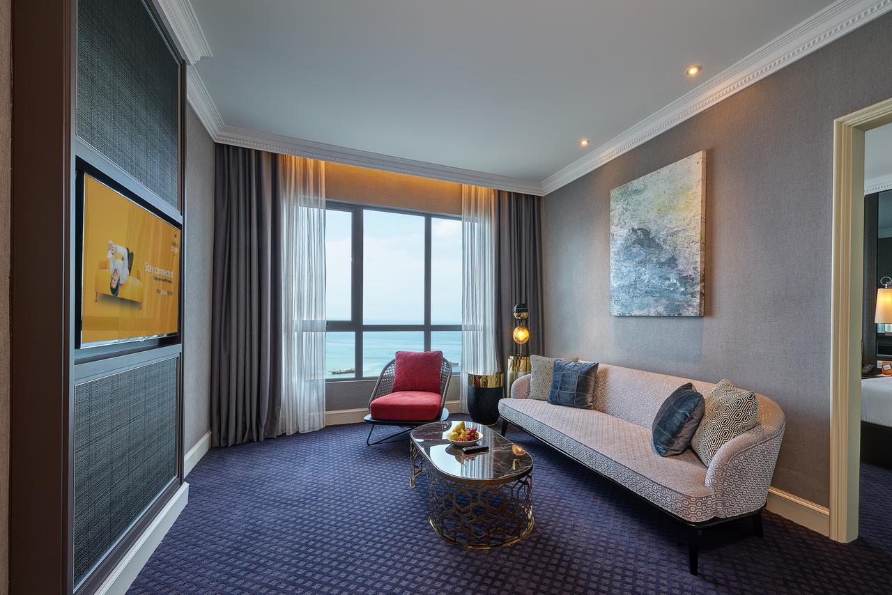 Hatten Place Melaka Esterno foto A suite at the hotel